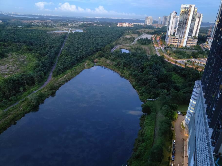 Zuncy T21,t23 , Walk To Legoland, Medini, Bukit Indah