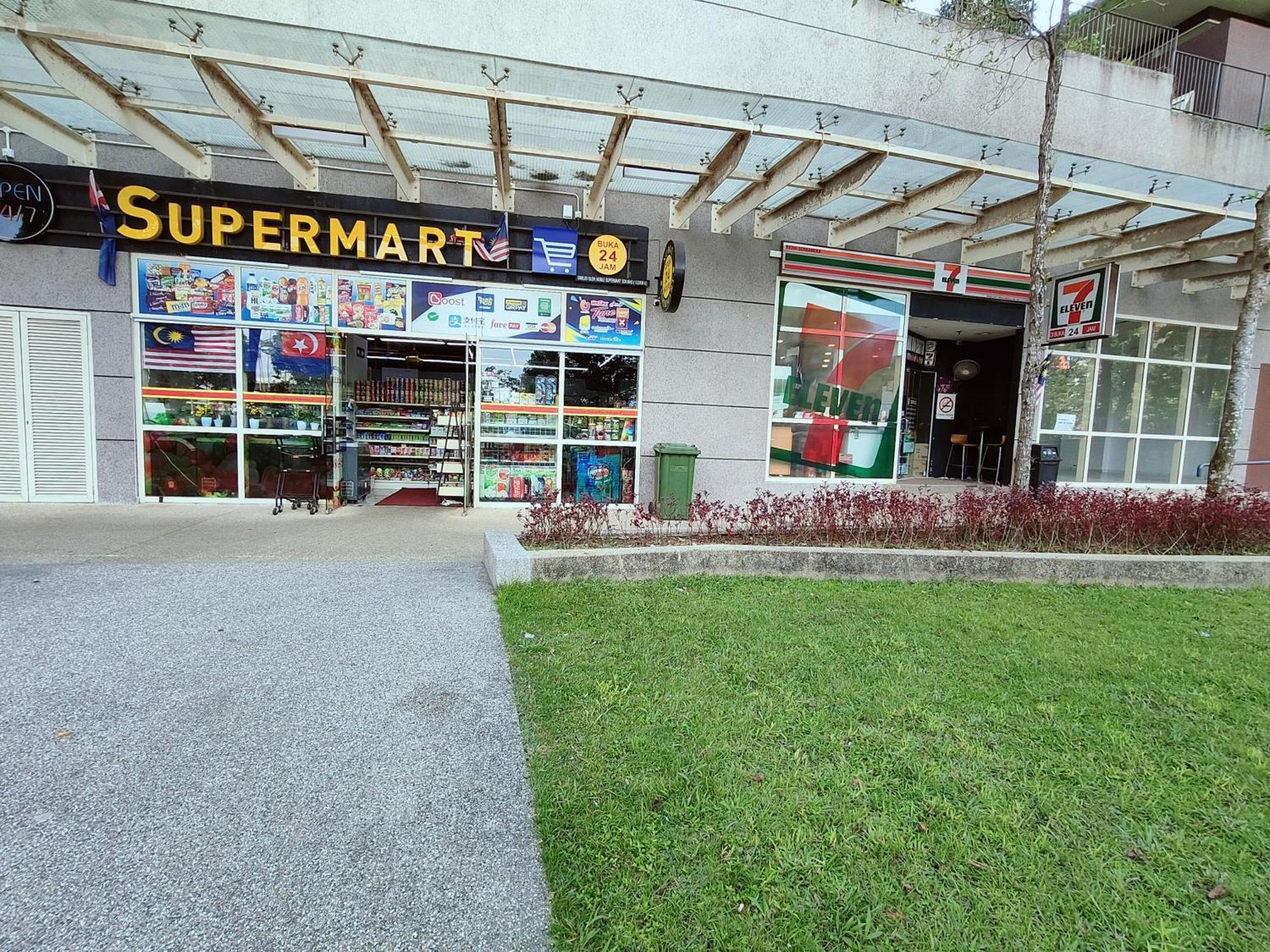 Zuncy T21,t23 , Walk To Legoland, Medini, Bukit Indah *